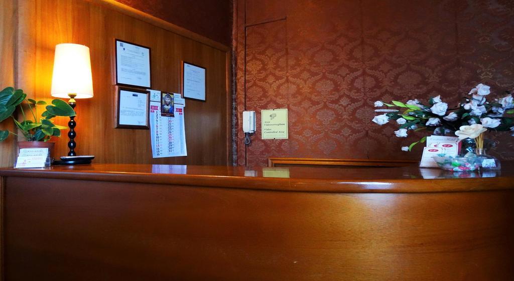 Hotel Cristina Рим Екстер'єр фото