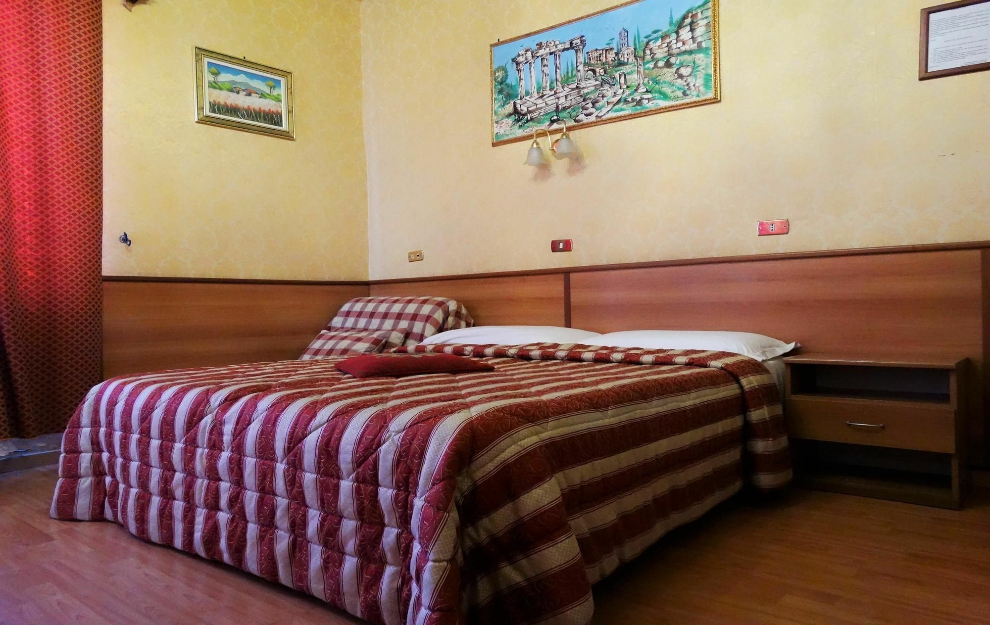 Hotel Cristina Рим Екстер'єр фото